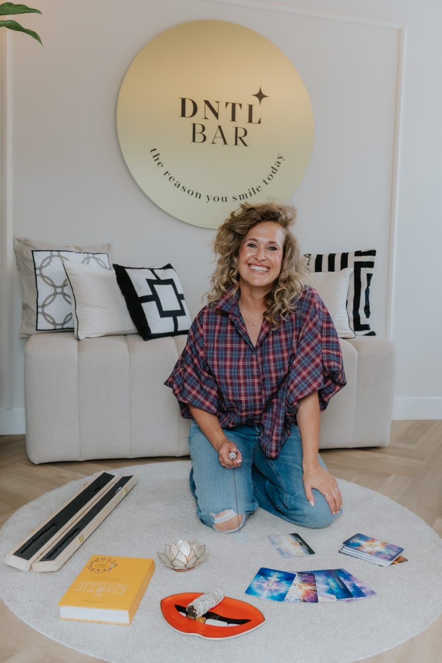 Annemiek Verouden, oprichter van DNTLbar