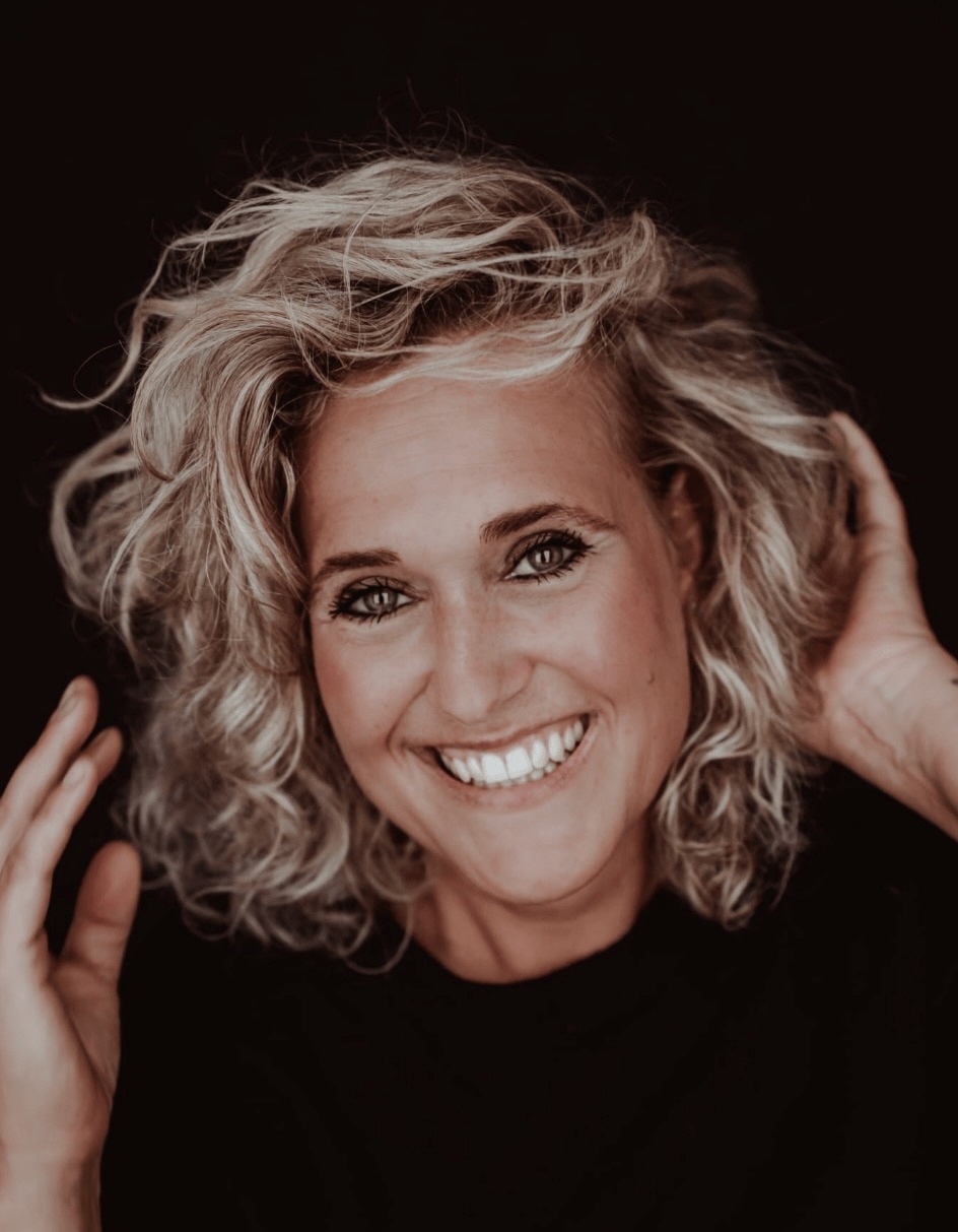 Annemiek, oprichter van DNTLbar